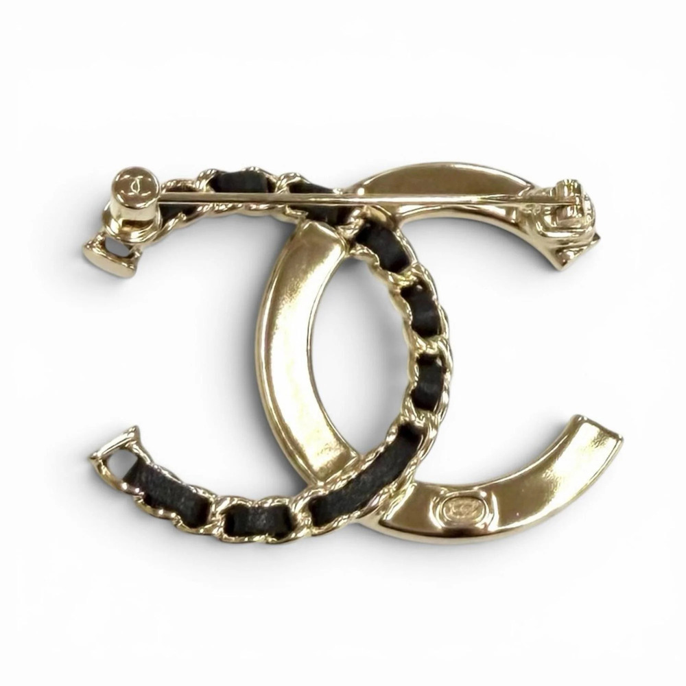 CHANEL Black Leather Logo Brooch - Picture 3 of 7